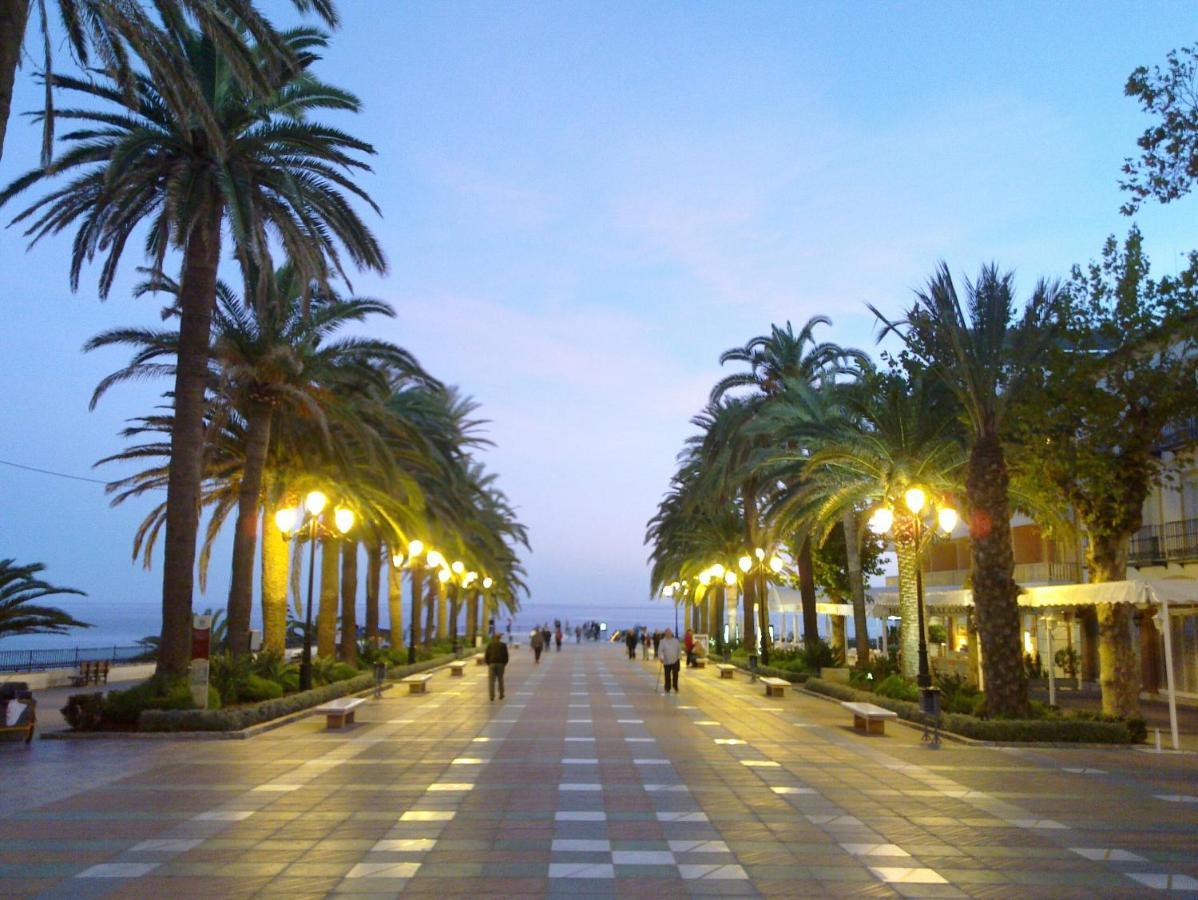 R1352 Pinomar D Villa Nerja Bagian luar foto